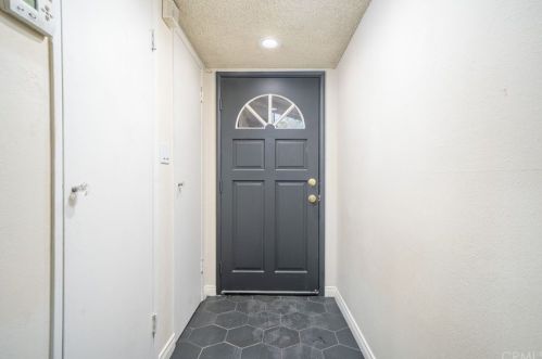 6650 Lake St, Riverside, CA 92503-1326