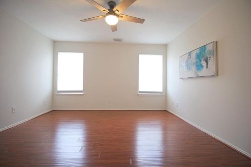 6 Thicket Grove Pl, Conroe TX  77385-3762 exterior