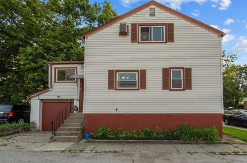 60 Angelico St, Providence, RI 02919-6203