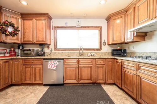 1527 Beacon Ave, Anaheim CA  92802-1313 exterior