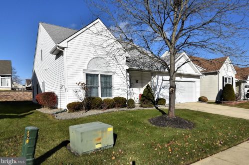 41 Wagon Wheel Ln, Columbus, NJ 08022-1100