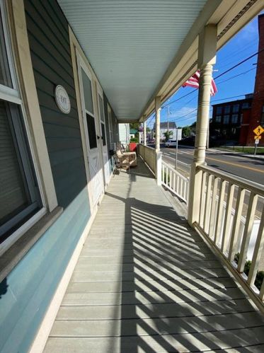 74 Main St, Warren, RI 02885-4311