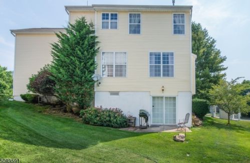 98 Winding Hill Dr, Hackettstown NJ  07840-5671 exterior