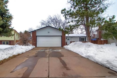 2530 Sable Way, Denver CO 80014-2438 exterior