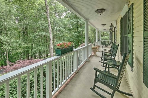 40 Willow Dr, Chester, NJ 07930-2812