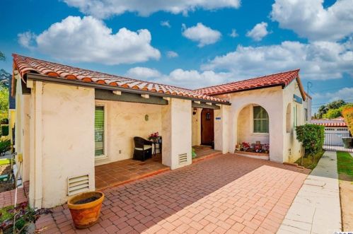 1151 Cedar St, Glendale CA  91207-1728 exterior