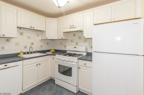 7 Osprey, Hackettstown NJ  07840-2726 exterior