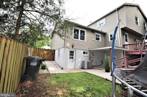 8005 Lake Pleasant Dr, Springfield VA  22153-3005 exterior