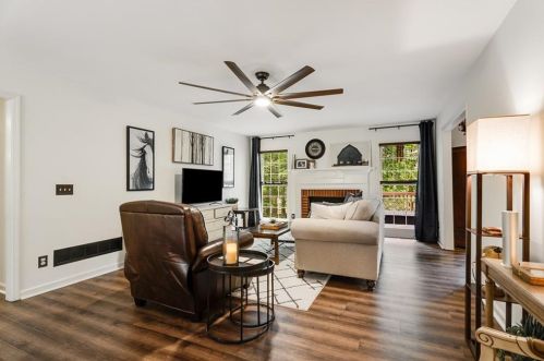 668 Wedgewood Dr, Holly Springs, GA 30189-6818