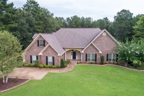 132 Creekside Dr, Ruston, LA 71270-1766