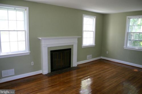 2424 Dexter Ave, Silver Spring MD  20902-4923 exterior