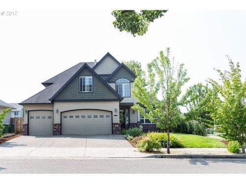 230 Hazelnut Dr, Newberg, OR 97132-2819