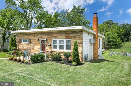 3814 Elmerton Ave, Harrisburg, PA 17109-1246