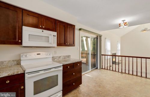 125 Snowy Owl Dr, Silver Spring MD 20901-1656 exterior