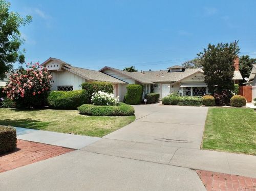 2871 Bostonian Dr, Los Alamitos, CA 90720-4442
