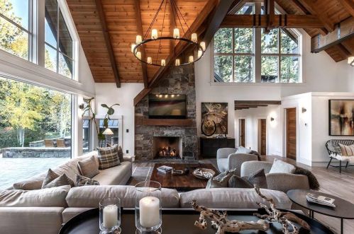 8262 Valhalla Dr, Truckee CA  96161-4297 exterior