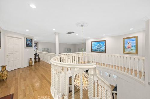 1468 Hillside Dr, Glendale CA  91208-2417 exterior