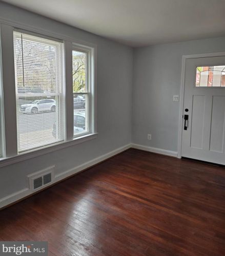 2107 27th St, Arlington, VA 22206-2909