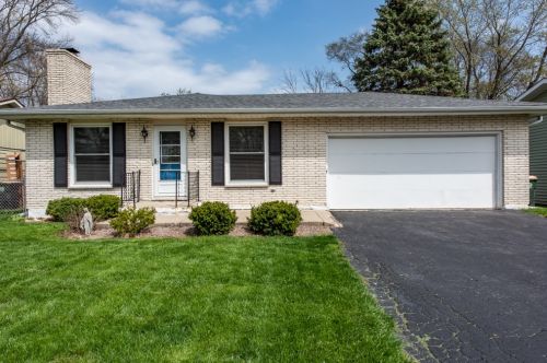257 Maplewood Dr, Antioch, IL 60002-1648