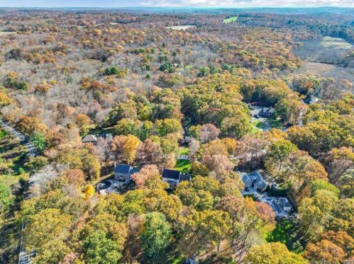 20 Hearthstone Dr, Hebron, CT 06248-1202