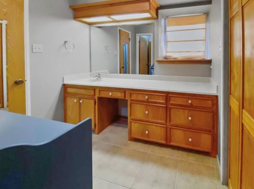 49 Colony Sq, Angleton TX 77515-3644 exterior