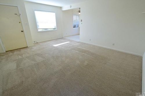 132 Auburn St, San Rafael, CA 94901-5206