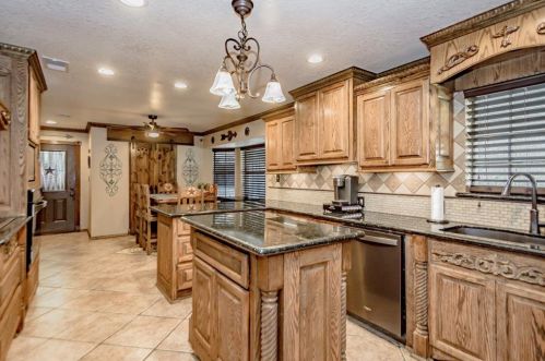 317 County Road 893a, Angleton TX 77515-9490 exterior