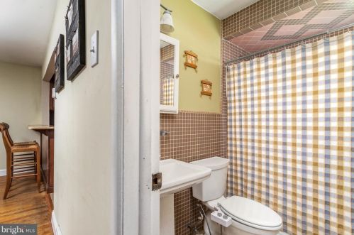 29 Wolf Dr, Trenton NJ 08610-1122 exterior