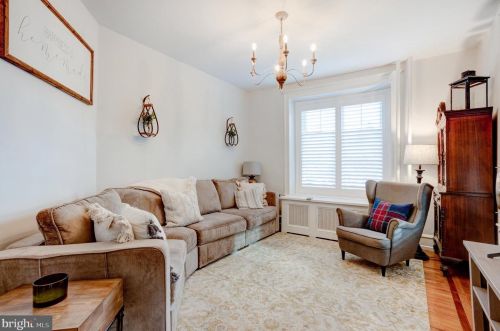 301 Gravers Ln, Philadelphia PA 19118-2802 exterior