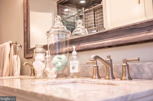 221 Clearview Rd, Hanover PA 17331-1311 exterior