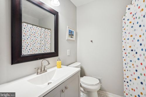 5269 Bradgen Ct, Springfield VA  22151-3524 exterior