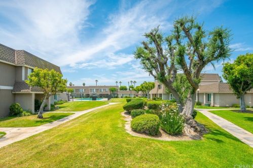 2145 Avon Cir, Anaheim, CA 92804-4306