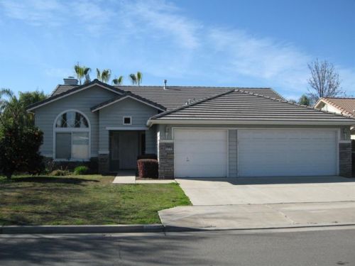 8879 Sierra Vista Ave, Fresno, CA 93720-3948