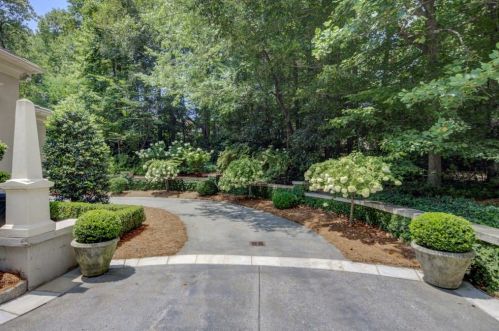 7 Harris Gln, Atlanta GA  30327-3842 exterior