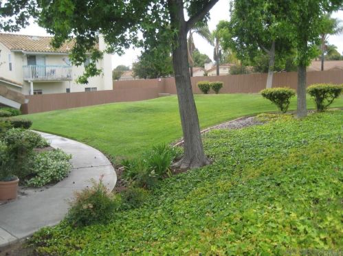 1306 Palomar Pl, Vista CA  92084-3563 exterior