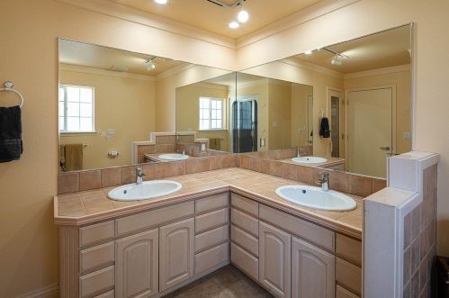 10140 Olympic Blvd, Truckee CA  96161-1701 exterior