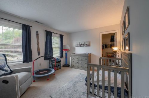 270 Budding Rdg, Southington CT  06489-4226 exterior