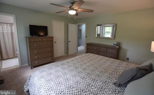 6100 Heron Pond Ct, Springfield VA  22015-3738 exterior