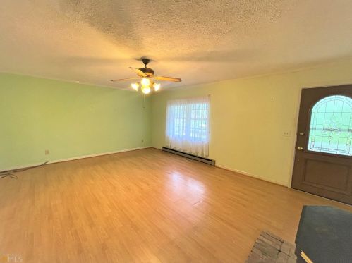 93 Dixon Dr, Cleveland, GA 30528-1216