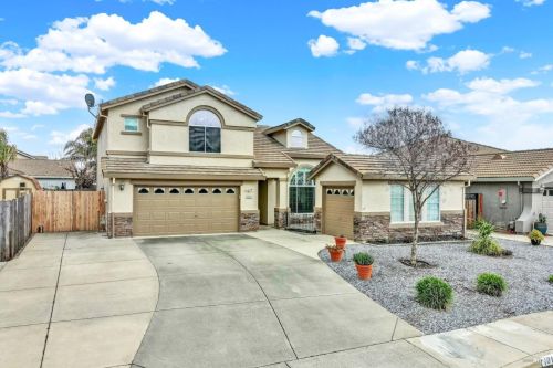 1013 Mission Bay Dr, Vacaville, CA 95688-8737