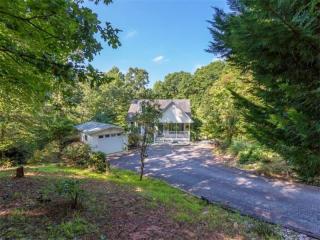 490 Golden Ave, Dahlonega, GA 30533-5439