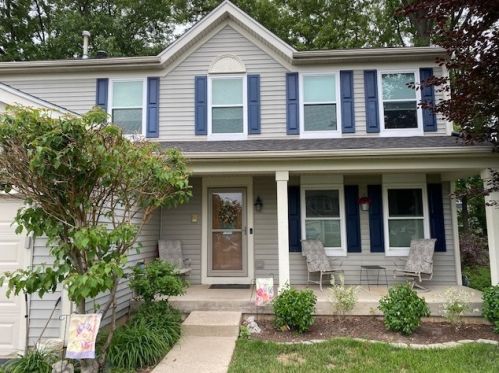 2922 Plantation Dr, Carpentersville, IL 60110-3292