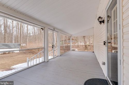 165 Gingerbread Ln, Harpers Ferry WV 25425-5591 exterior