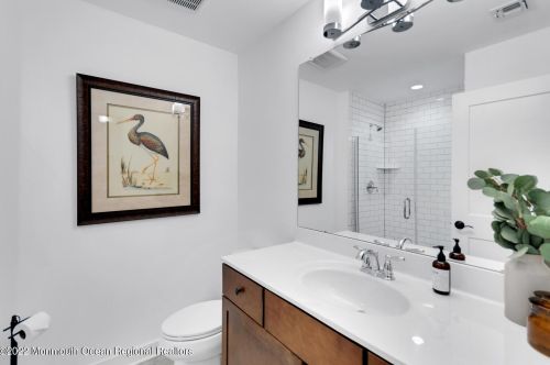 6 River St, Tinton Falls NJ  07701-1302 exterior