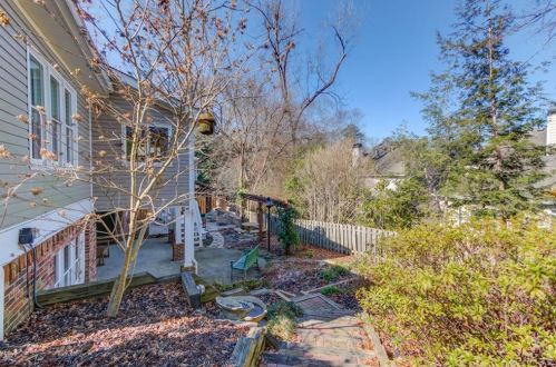 2721 Log Cabin Dr, Atlanta GA  30339-1546 exterior