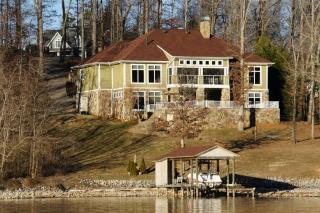 4424 Forrest Ridge Dr, Mcghee Tyson Ang Base, TN 37777-3053