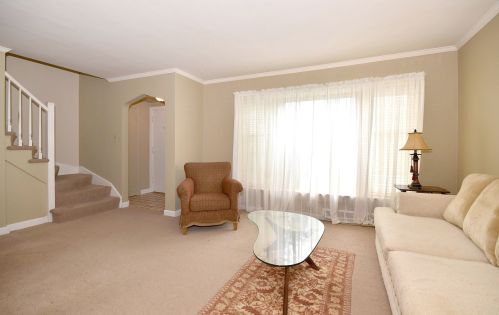 4140 Maple Ave, Brookfield, IL 60513-1916