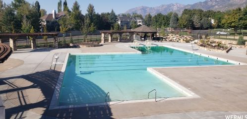 25 Snowstar Ln, Sandy UT 84092-4800 exterior