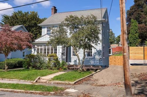 7 Raymond Ter, Norwalk, CT 06855-1301