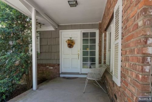 114 Youngs Rd, Mahwah, NJ 07430-2839